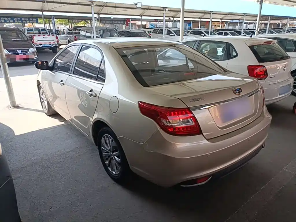 Фото 5 - Geely Vision