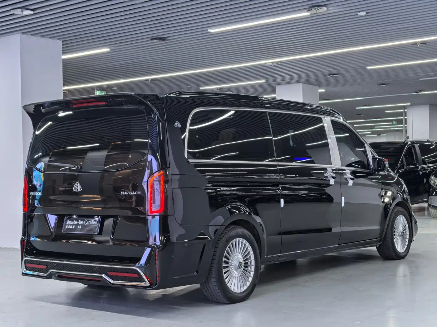 Mercedes-Benz Vito 2023 2.0T Elite 7-Seater фото 10