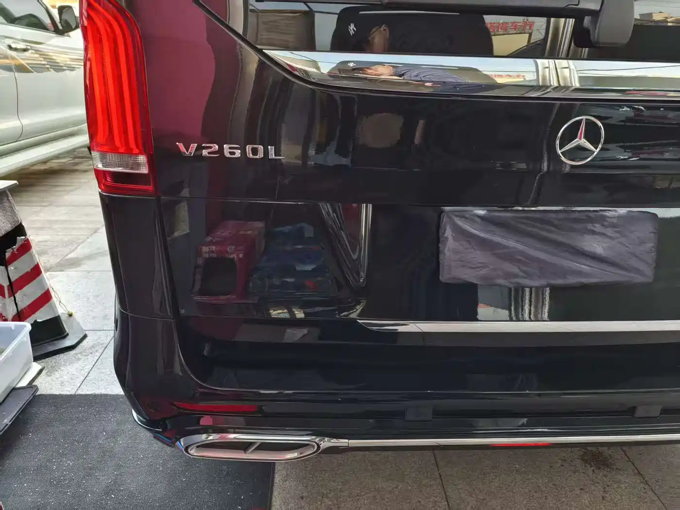Mercedes-Benz V-Class 2021 V 260 L Long Wheelbase Luxury Edition фото 3