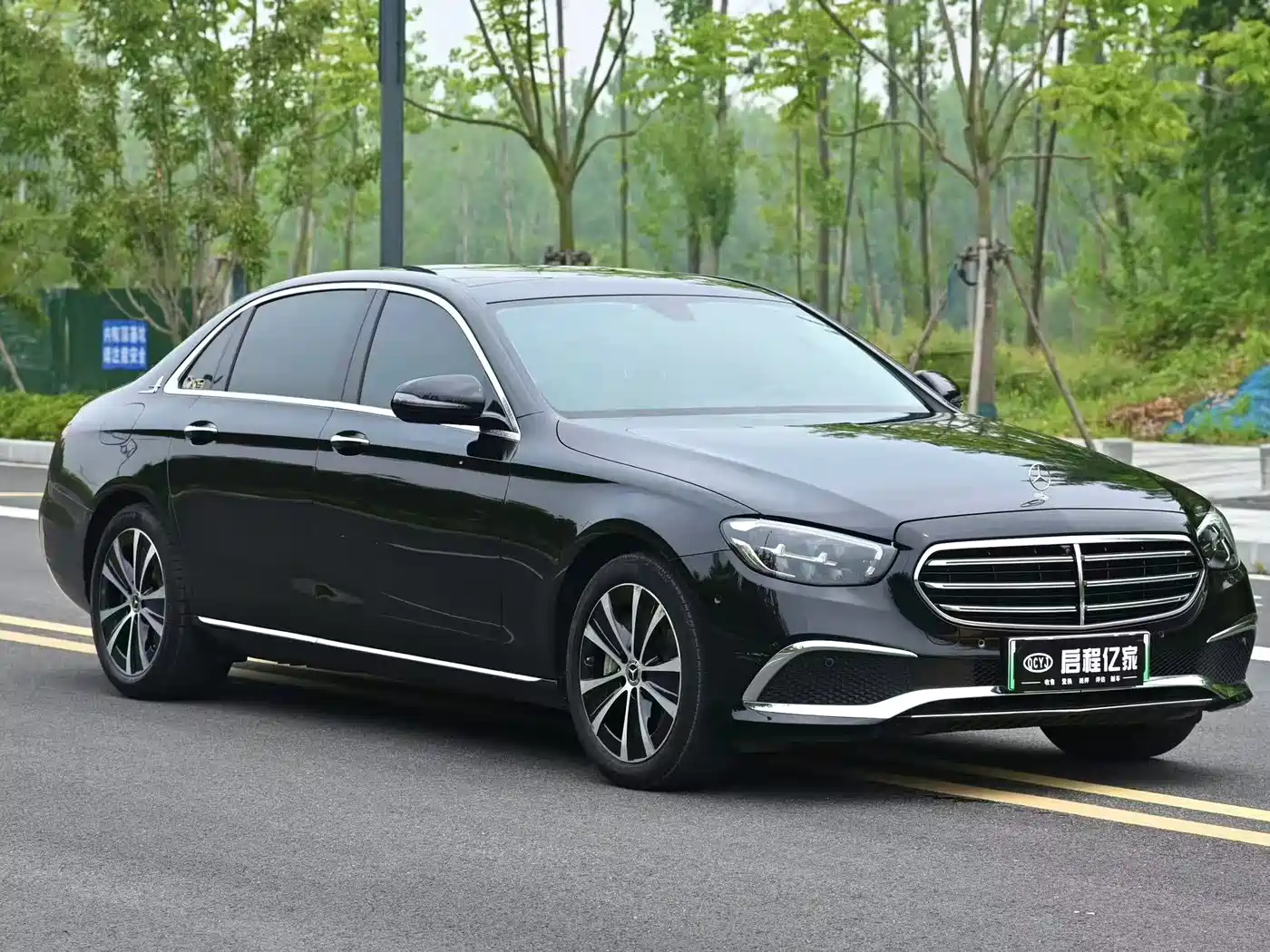 Mercedes-Benz E-Class New Energy 2022 E 350 e L Plug-in Hybrid Sedan фото 3