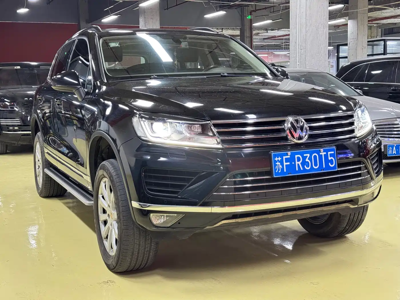 VOLKSWAGEN TOUAREG