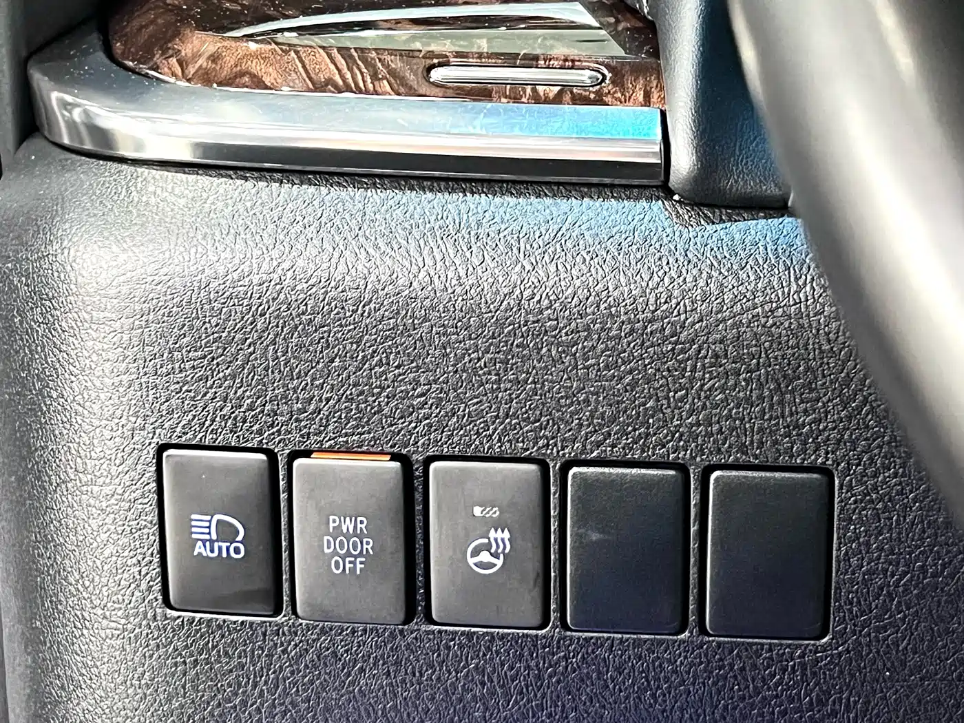 Toyota Alphard 2021 Hybrid 2.5L Luxury фото 27