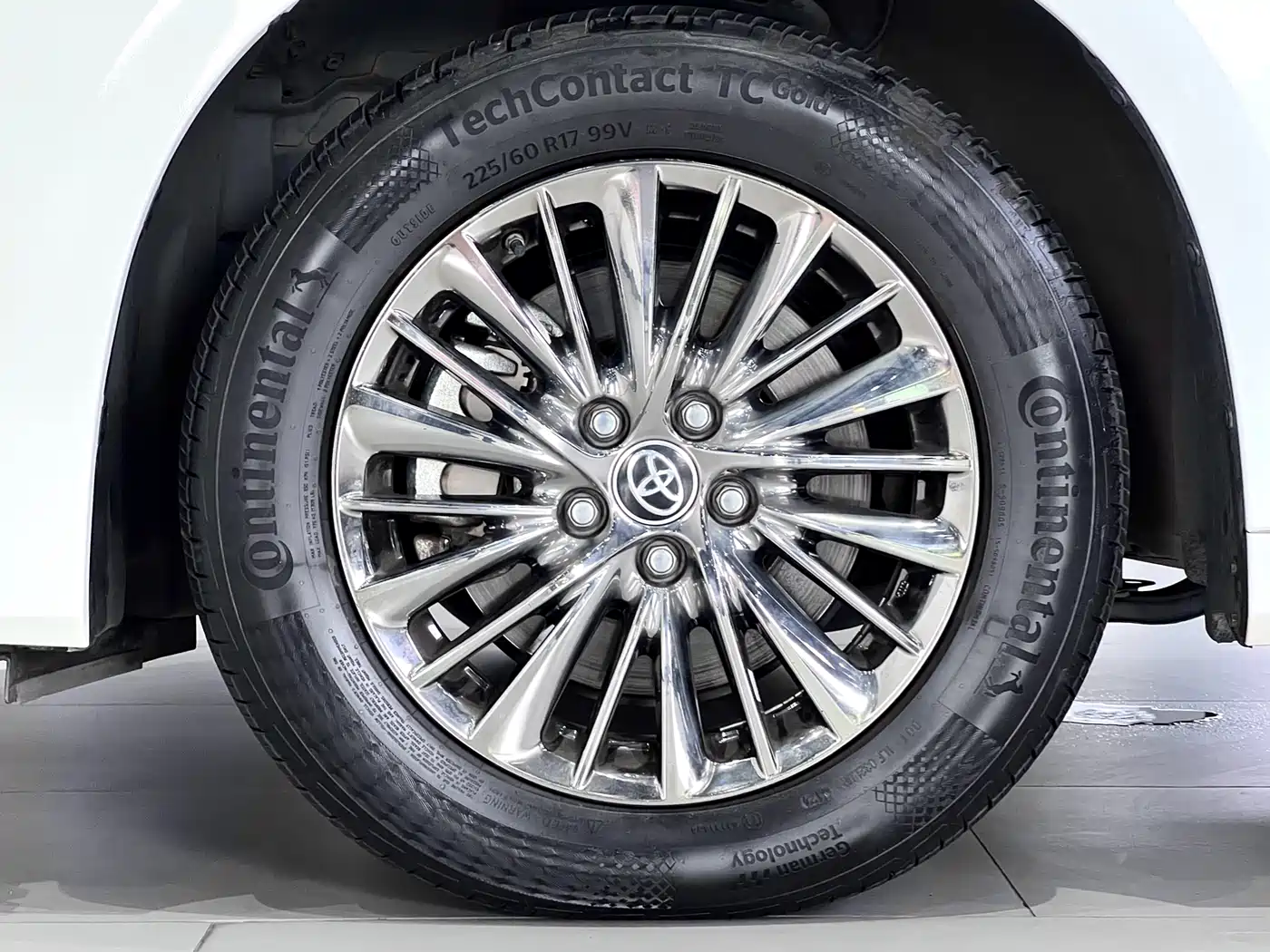 Toyota Alphard 2021 Hybrid 2.5L Luxury фото 11