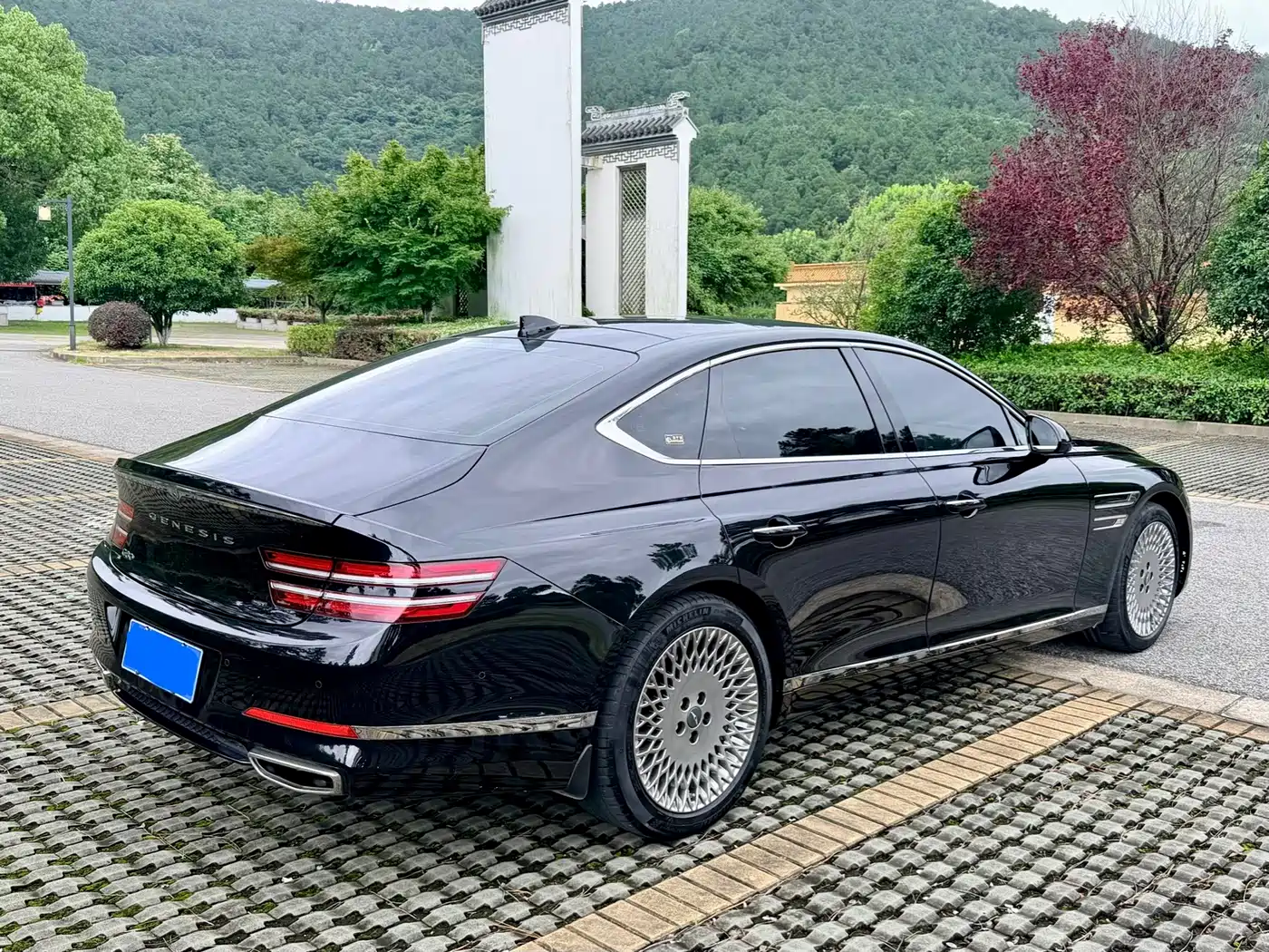 2023 Genesis G80