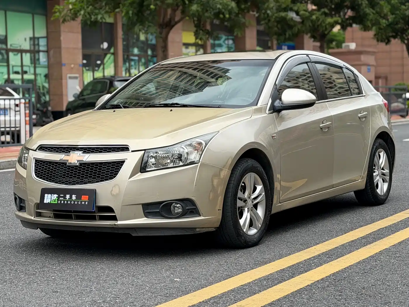 Chevrolet Cruze 2013 Hatchback 1.6L Automatic Luxury