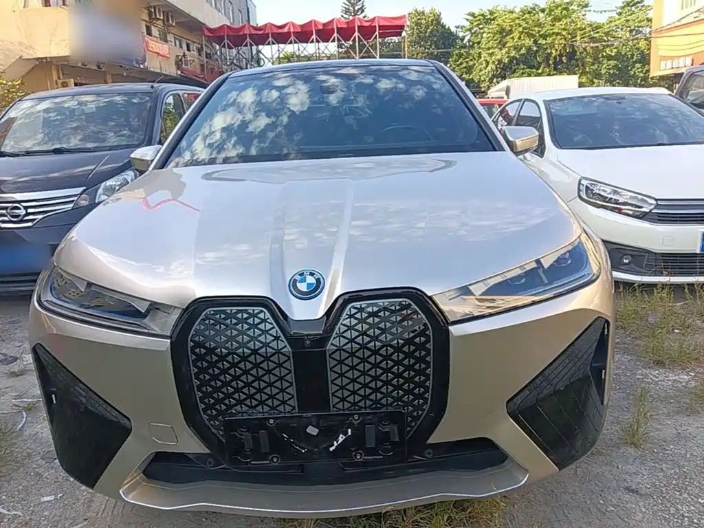 Фото 3 - BMW iX