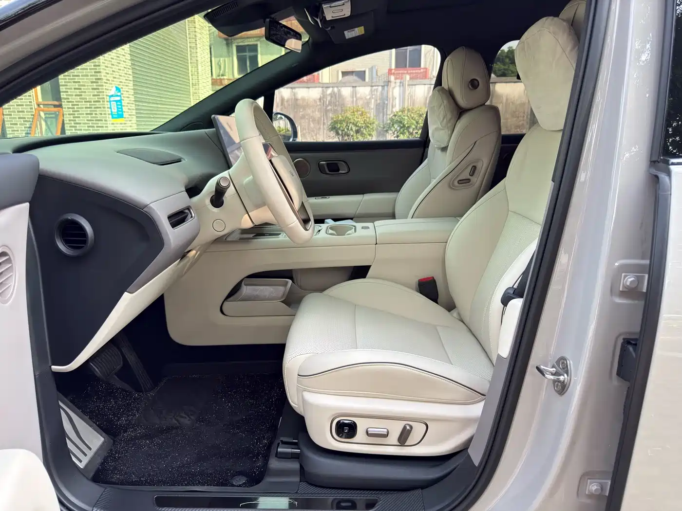 Li Auto i6 2026 2025 4WD Base Model