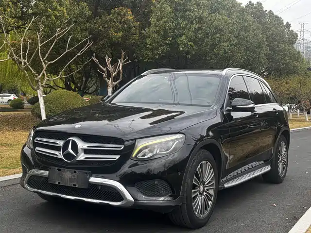 MERCEDES-BENZ GLC