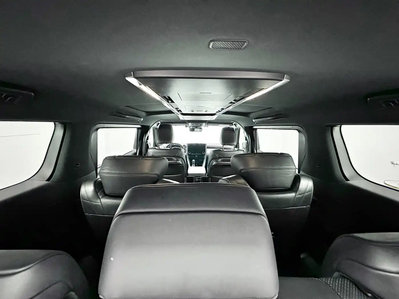 Toyota Alphard 2024 Hybrid 2.5L Prestige Edition фото 18