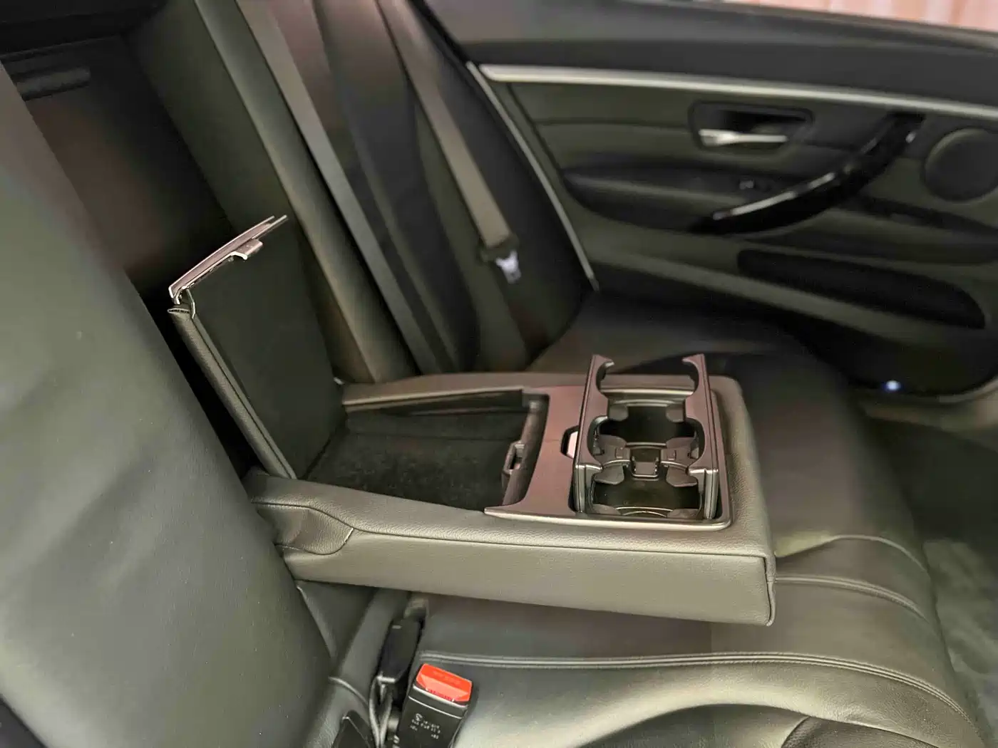 BMW 3 Series 2017 330Li M Sport фото 29