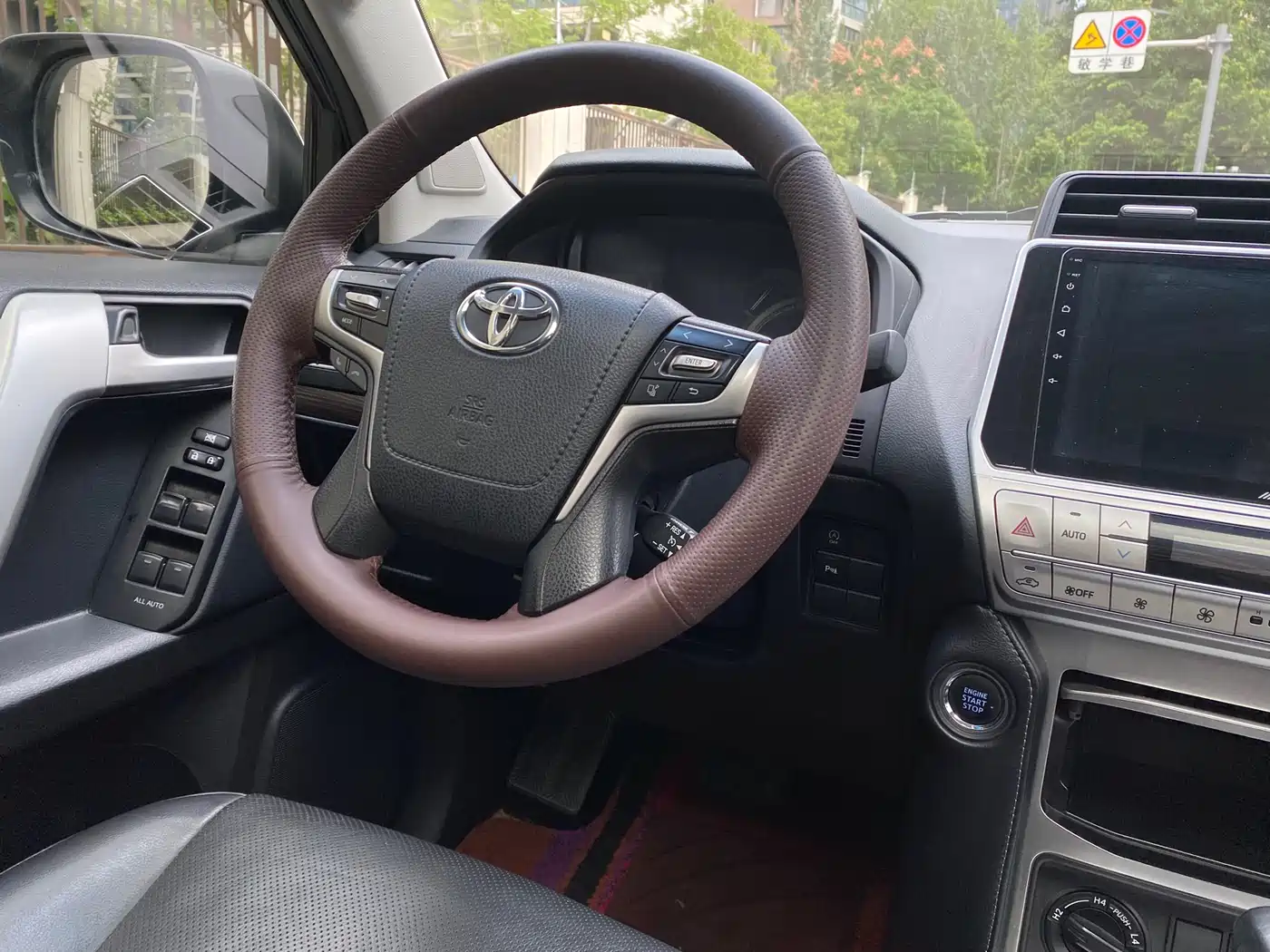 Toyota Prado 2018 3.5L Auto TX-L фото 24