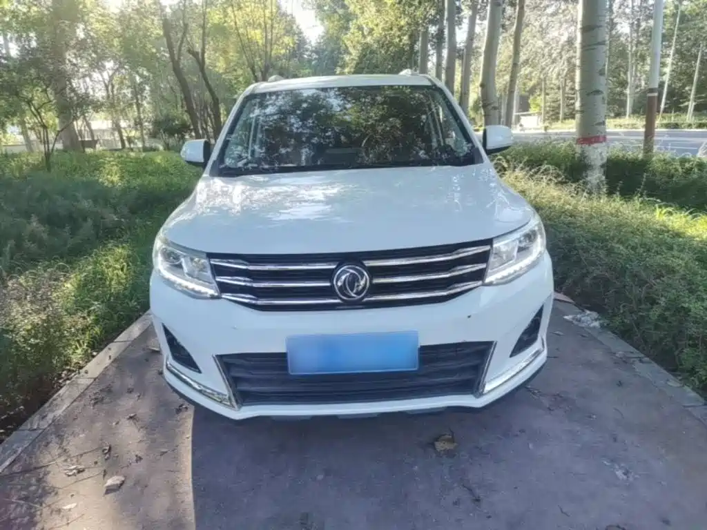 Photo 3 - Dongfeng Fengxing Jingyi X6