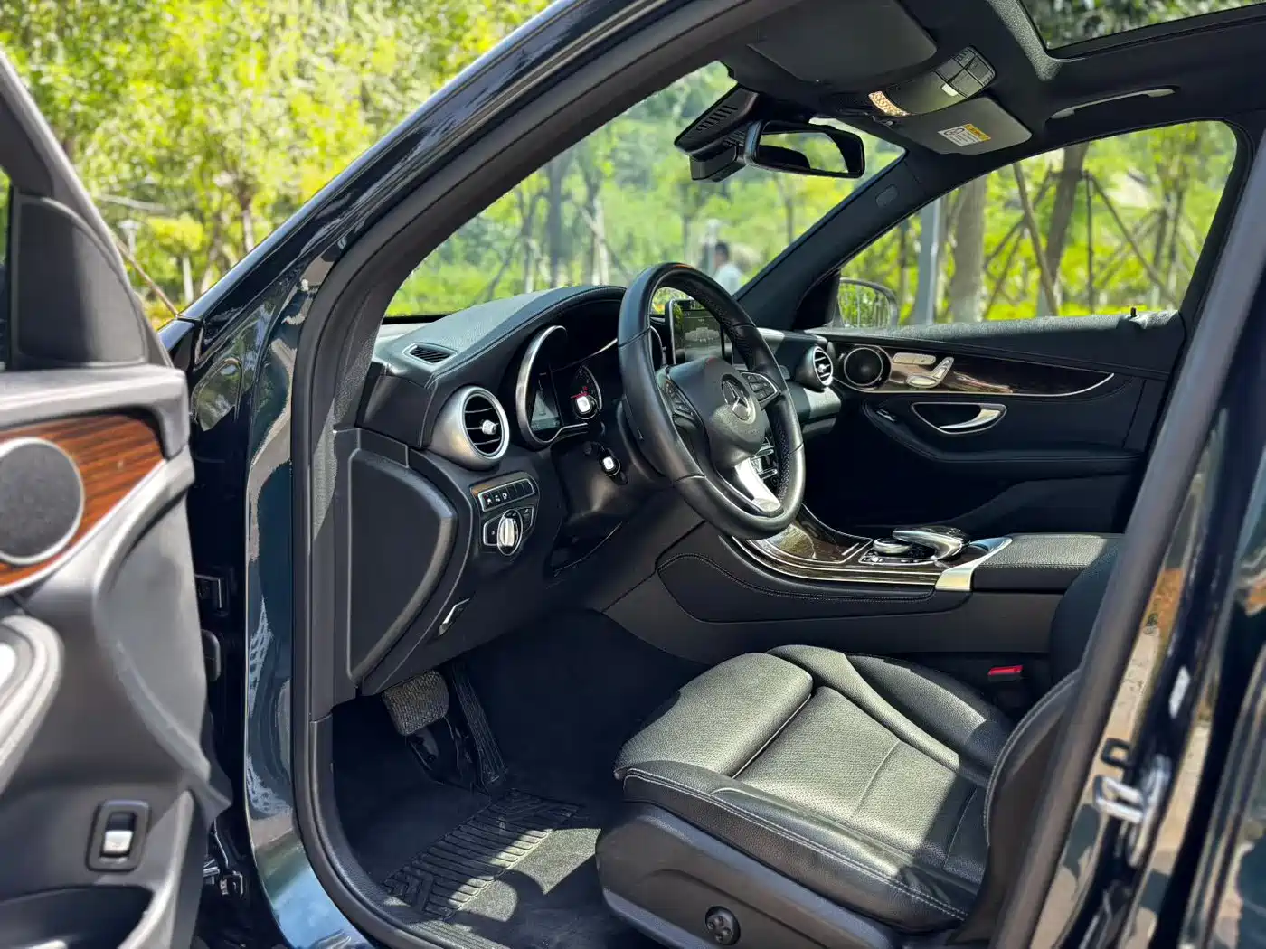 Mercedes-Benz GLC 2019 GLC 260 4MATIC Luxury фото 4