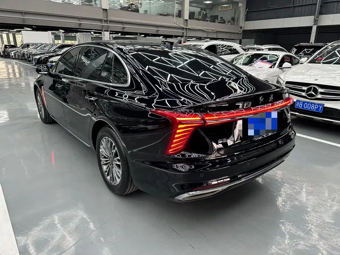 Hongqi H5 2025 2.0T Automatic Flag Celebration 500,000 Units Anniversary Edition фото 13