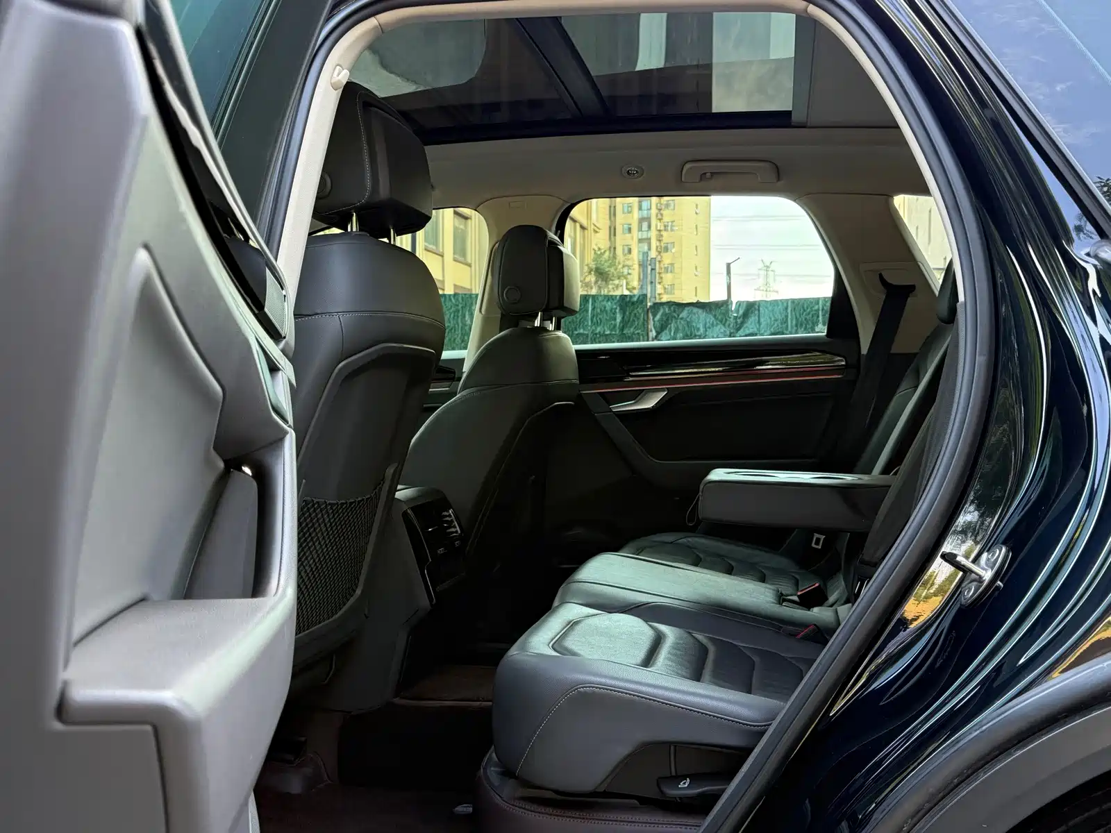 Фото 6 - Volkswagen Touareg