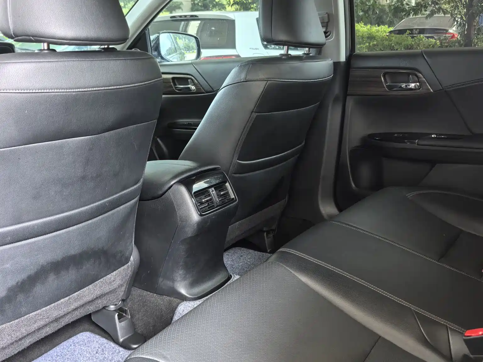 Photo 8 - Honda Accord