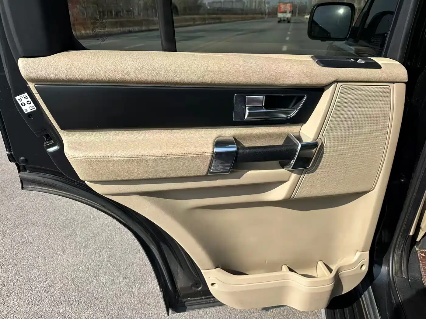 Land Rover Discovery 2012 3.0 SDV6 HSE Diesel фото 18