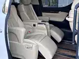 Фото 11 - Toyota Alphard