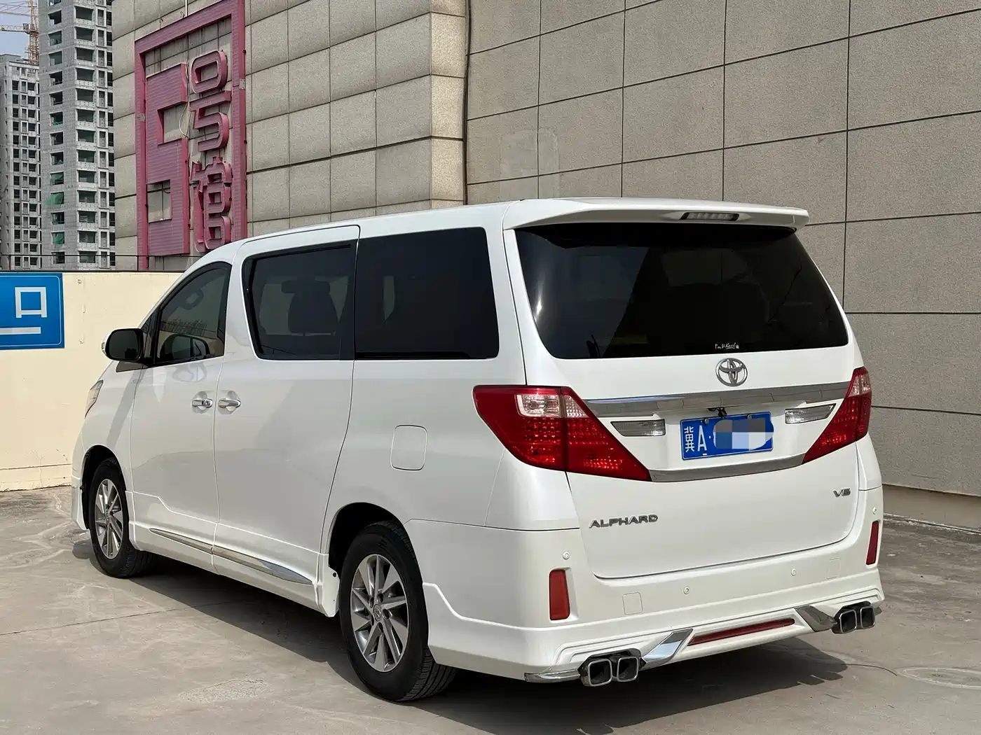 Toyota Alphard 2012 3.5L Luxury Edition фото 12