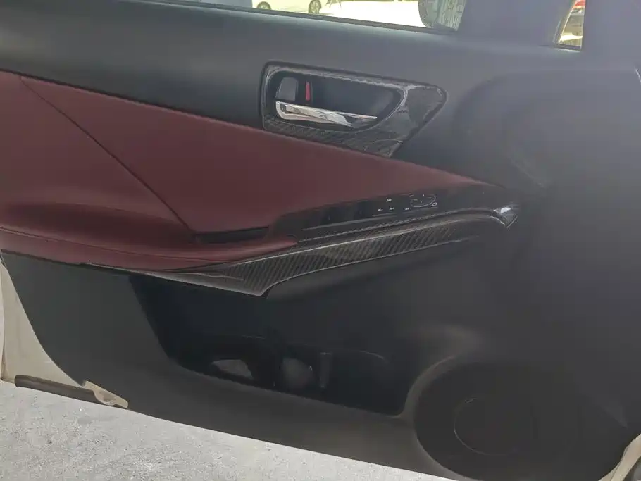 Фото 7 - Lexus IS