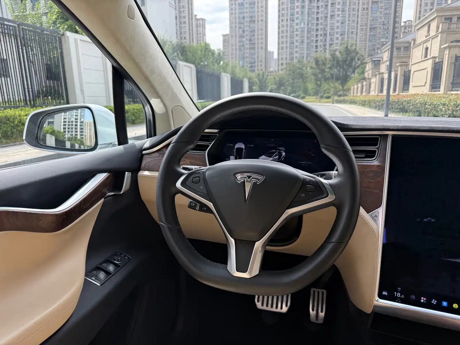 Фото 11 - Tesla Model X