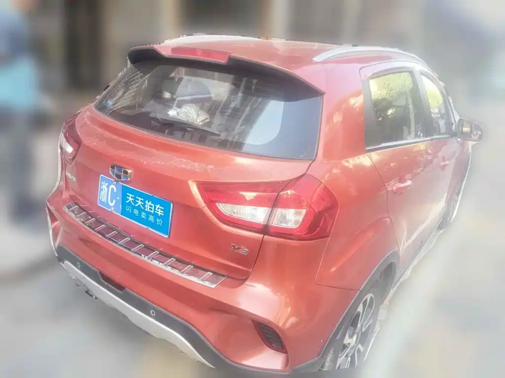 Фото 2 - Geely Vision X3
