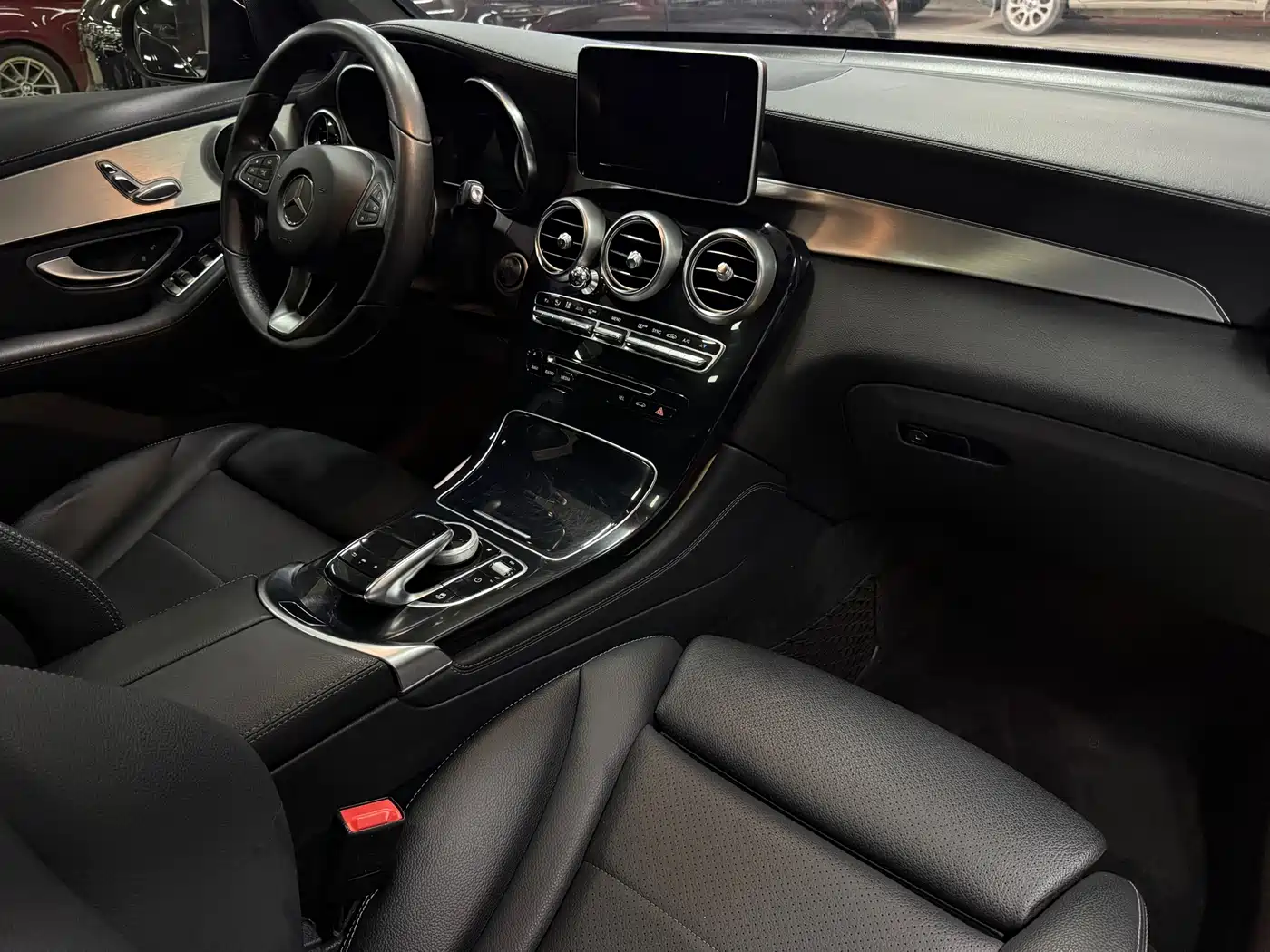 Mercedes-Benz GLC Coupe 2017 GLC 200 4MATIC Coupe SUV фото 15