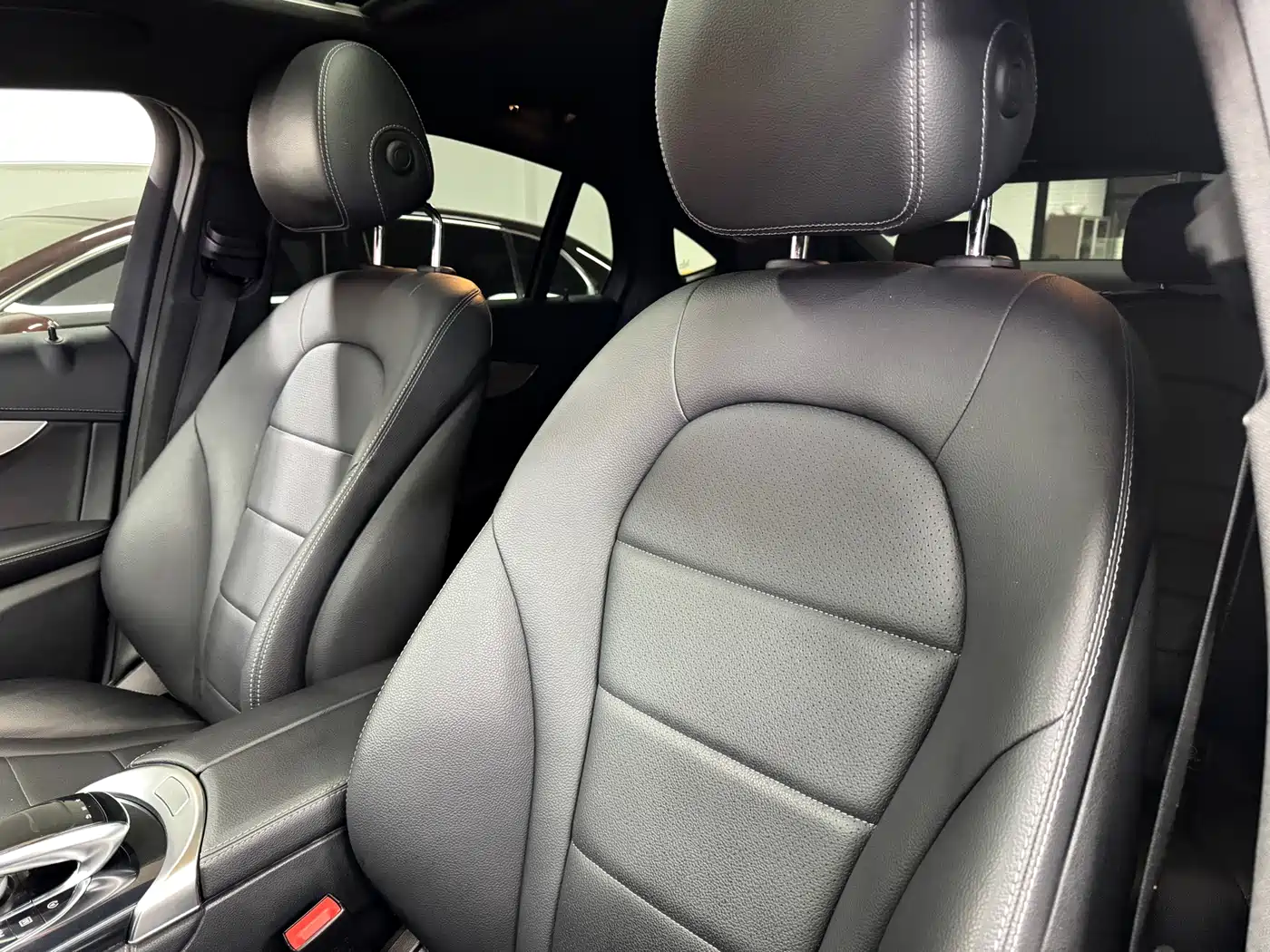 Mercedes-Benz GLC Coupe 2017 GLC 200 4MATIC Coupe SUV фото 17
