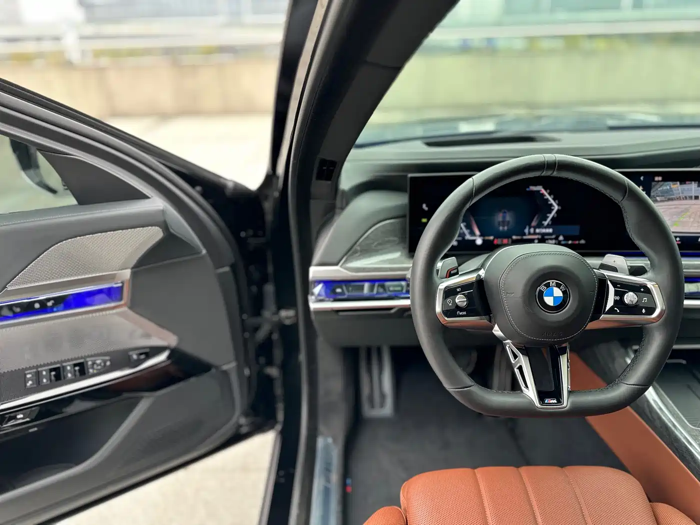 BMW 7 Series 2023 Facelift 740Li Exclusive M Sport Package фото 50