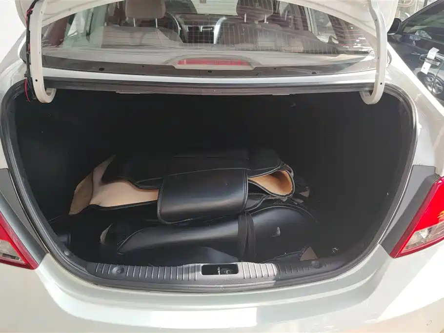 Hyundai Verna 2014 1.4L Automatic Smart GLS фото 4