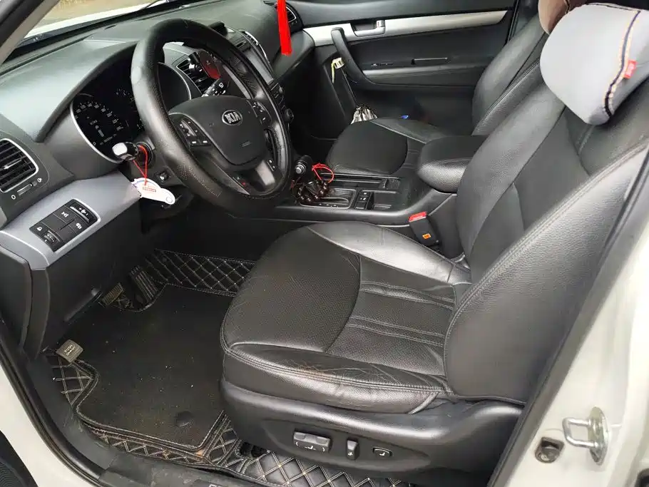 Kia Sorento 2014 2013 2.4L 7-seat Gasoline Luxury Edition