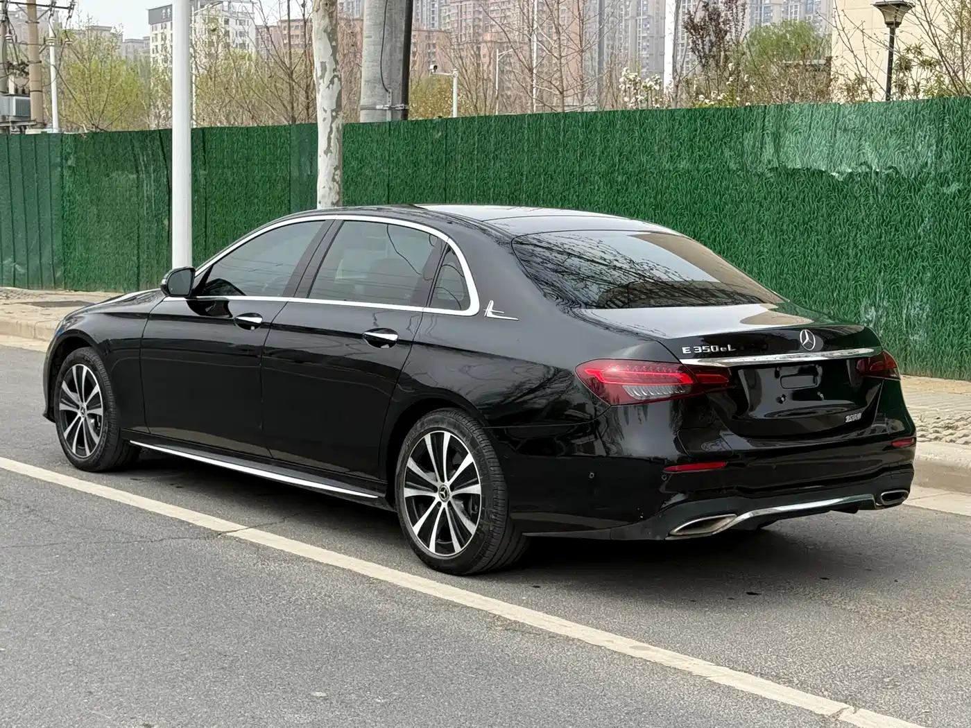 Mercedes-Benz E-Class New Energy 2022 E 350 e L Plug-in Hybrid Sedan фото 7