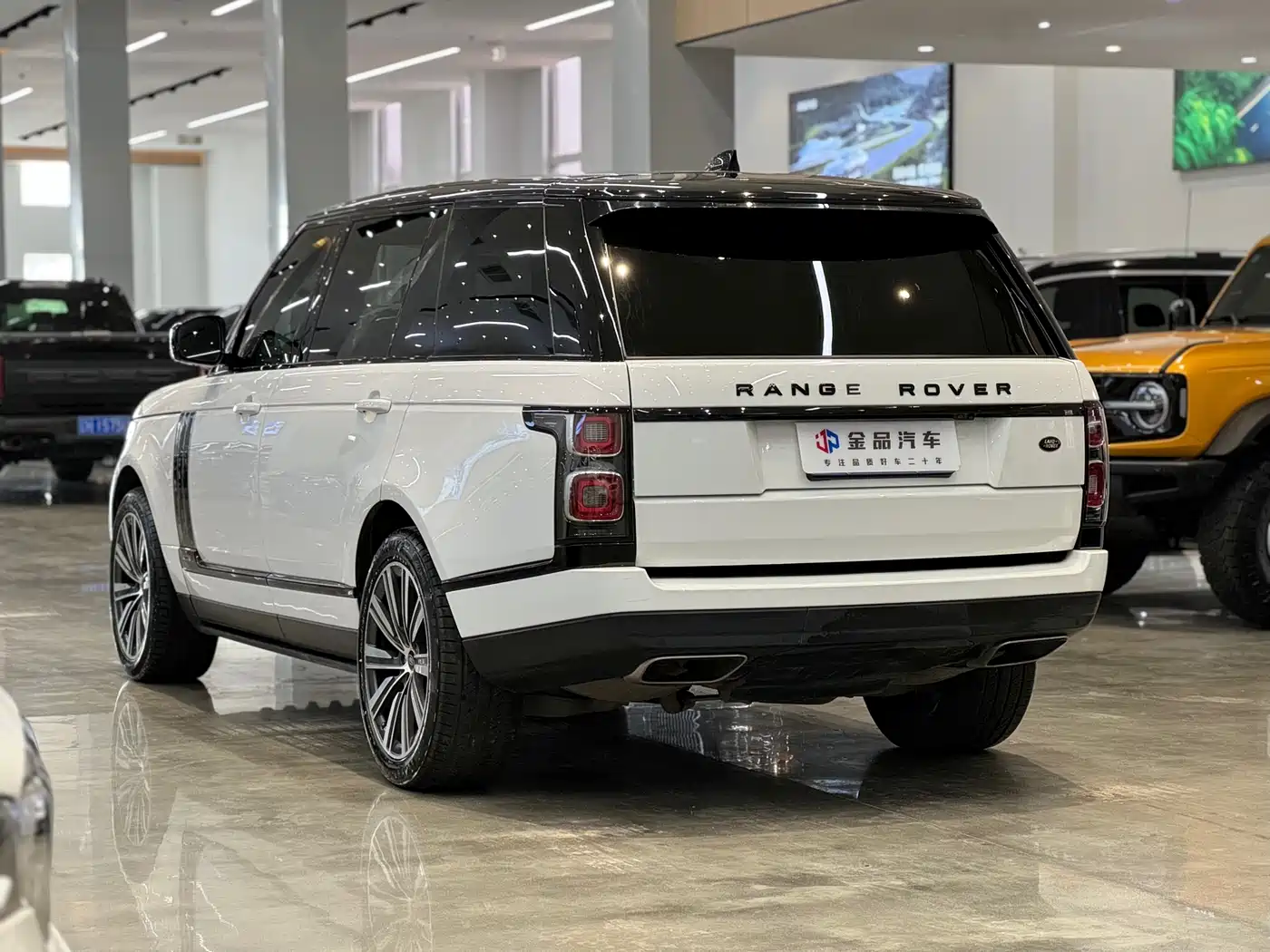 Land Rover Range Rover 2019 3.0 SC V6 Heritage Extended Edition фото 6