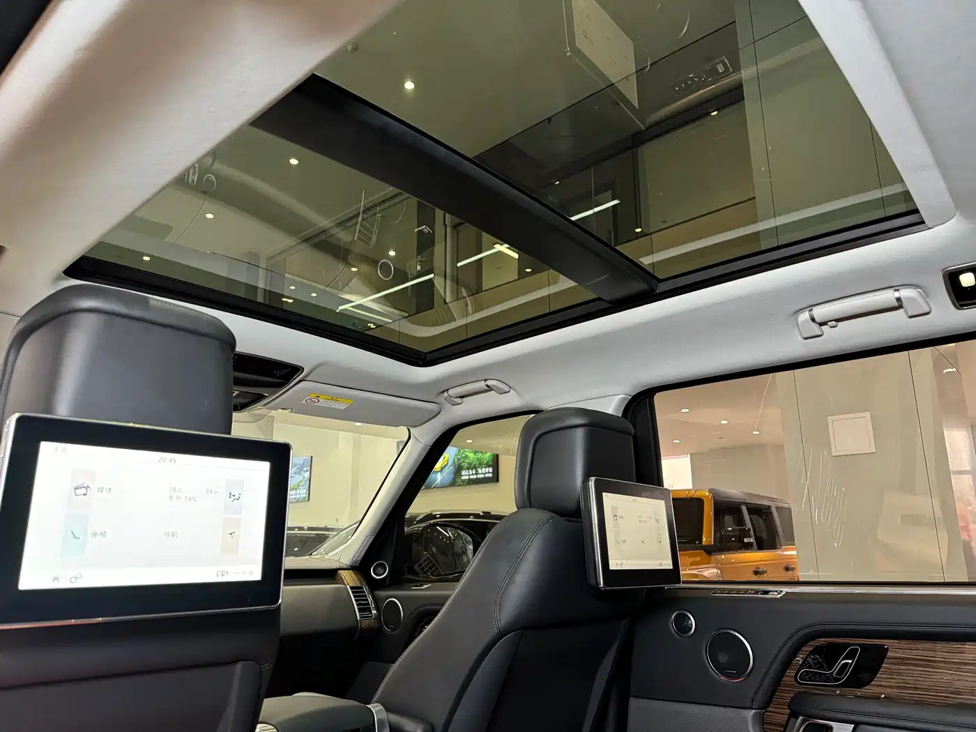Land Rover Range Rover 2019 3.0 SC V6 Heritage Extended Edition фото 10