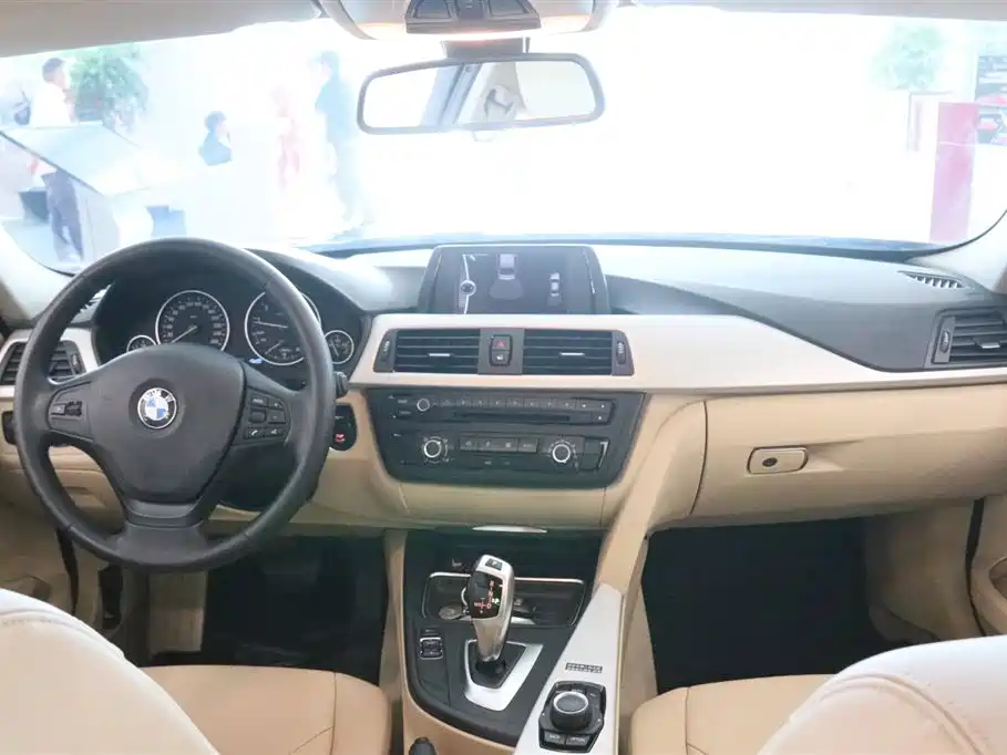 BMW 3 Series 2014 320i Progressive фото 5