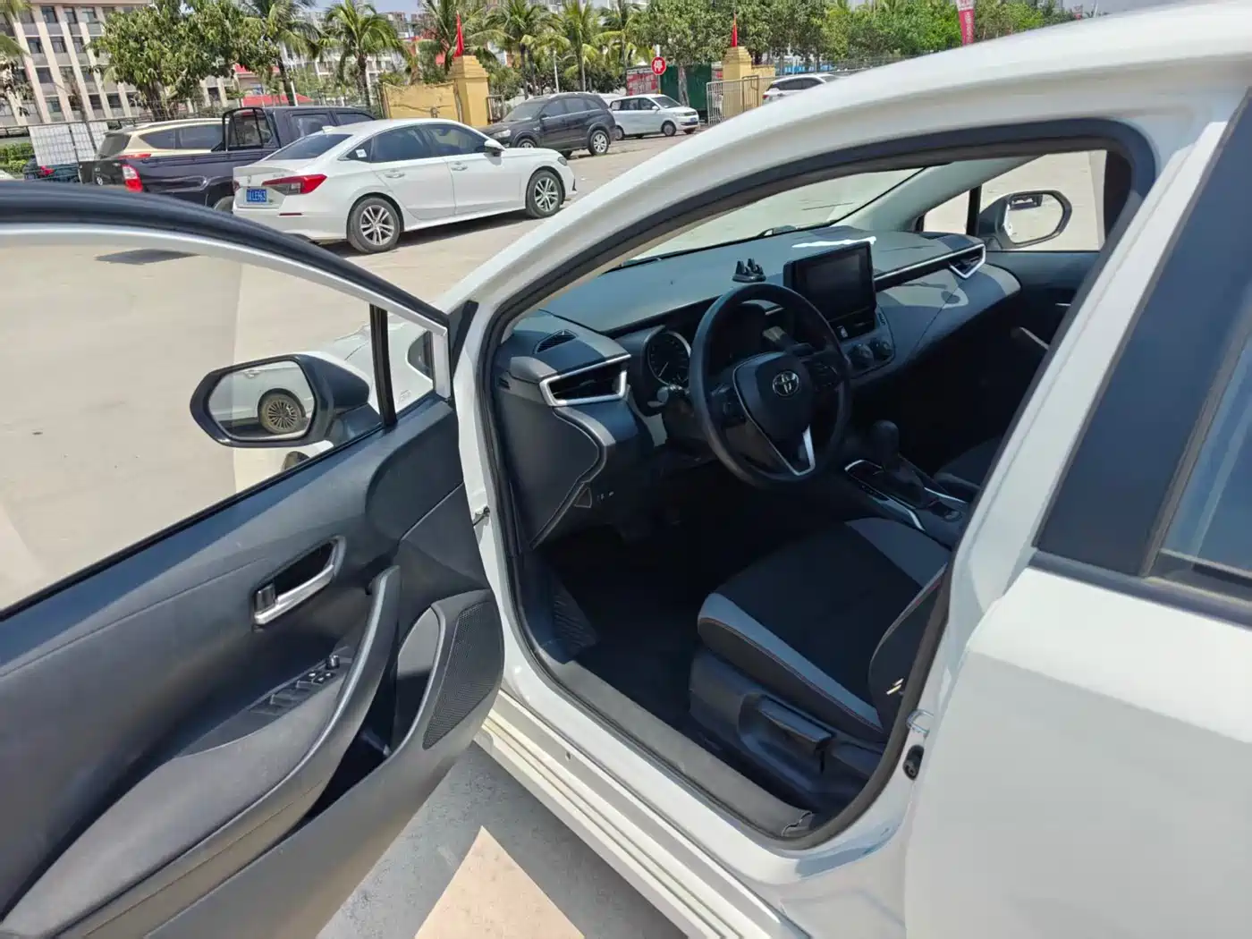 Toyota Corolla 2022 1.2T S-CVT Pioneer PLUS Edition фото 3
