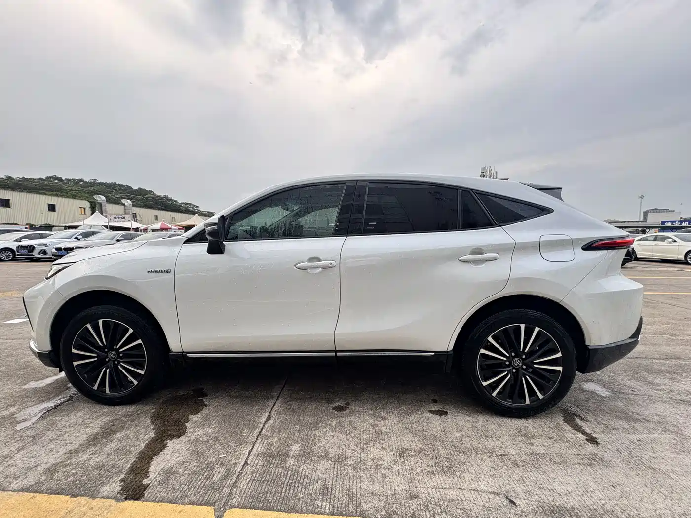 Toyota Venza 2023 2.5L Smart Hybrid FWD Premium фото 4