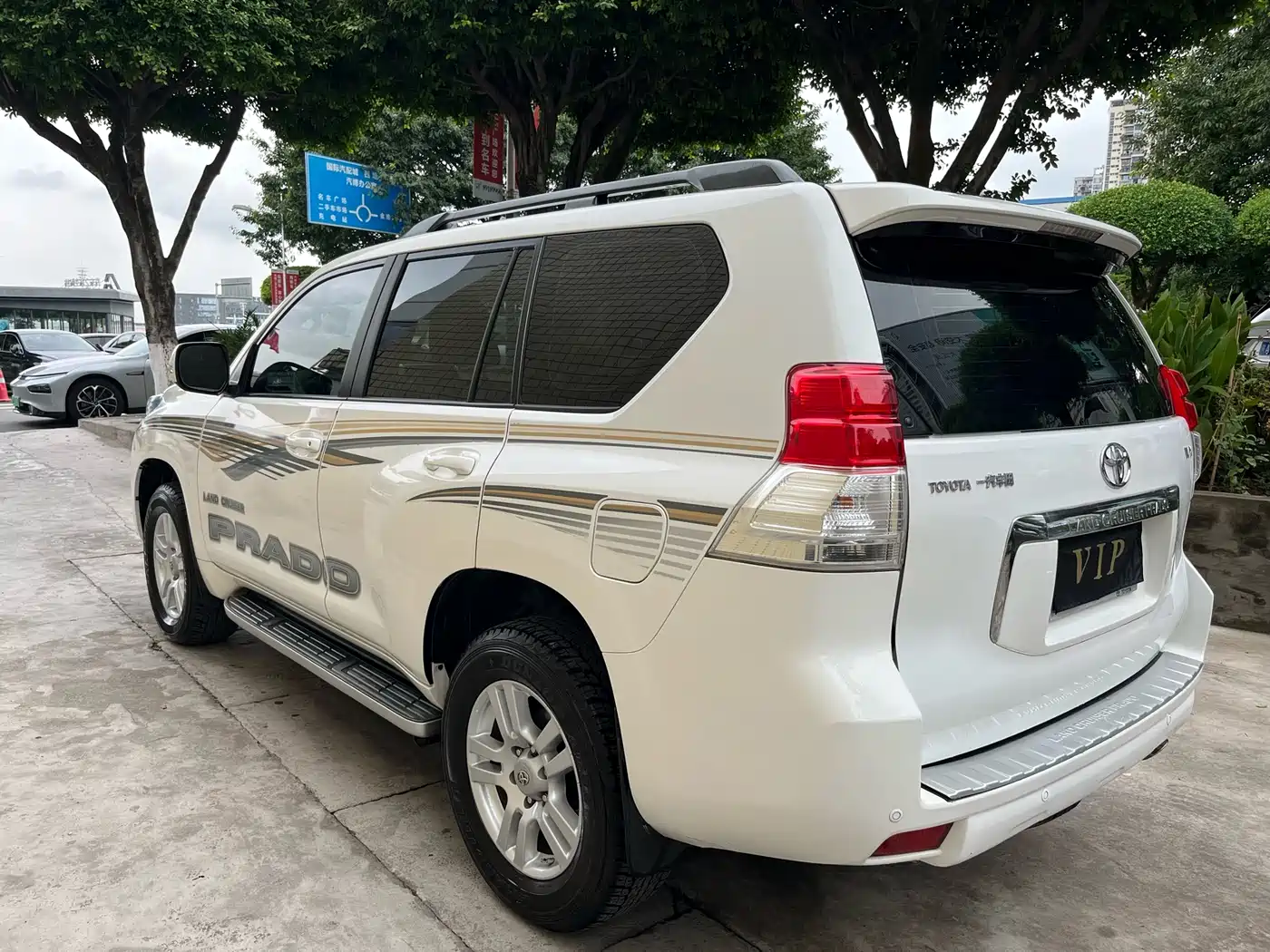 Toyota Prado 2010 4.0L Automatic VX NAVI фото 6