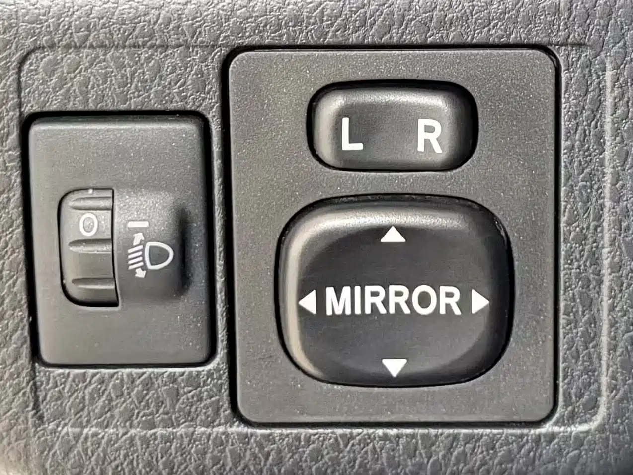 Toyota YARiS L Zhi Xuan 2022 1.5L CVT Luxury PLUS Edition фото 17