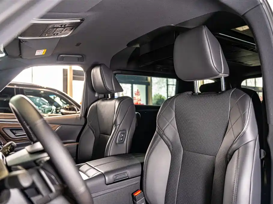 Toyota Alphard 2024 Hybrid 2.5L Ultimate Enjoyment Edition фото 9