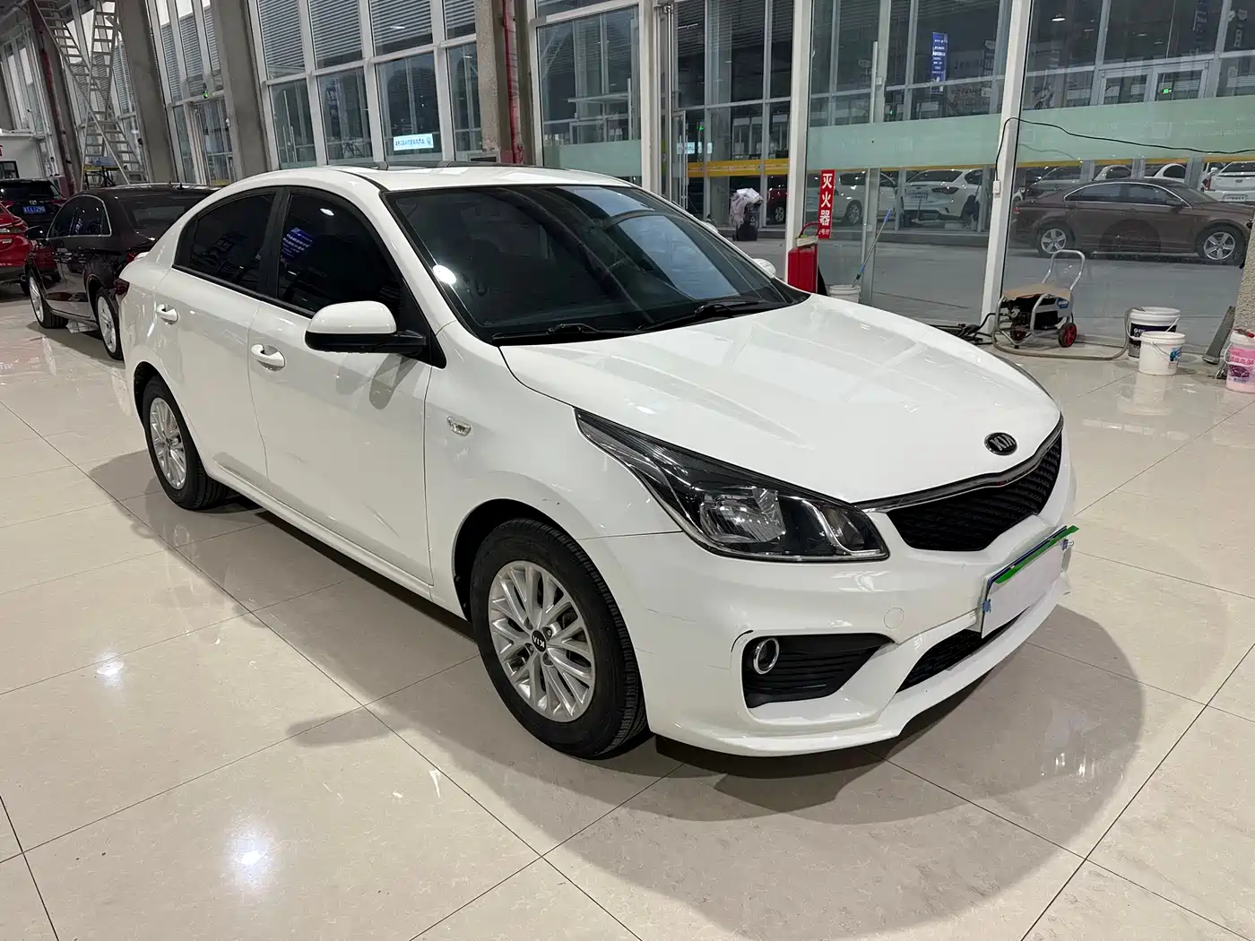 Kia K2 2017 Sedan 1.4L MT 15th Anniversary Special Edition GLS фото 3