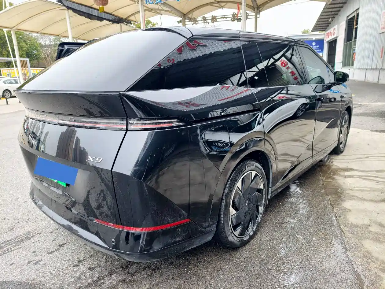 XIAOPENG X9