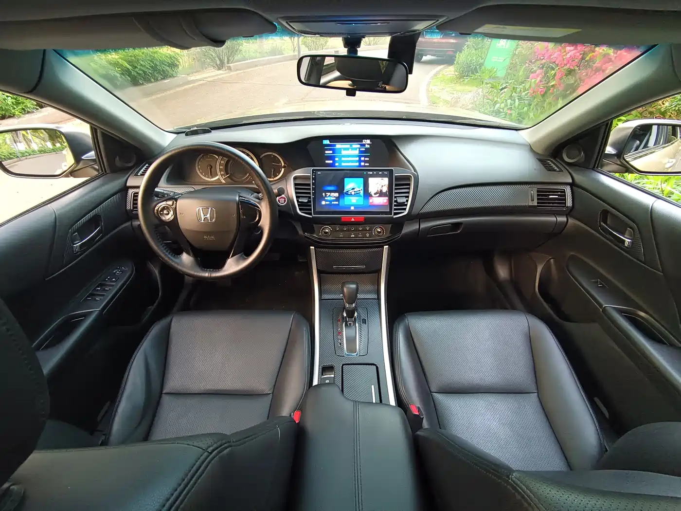 Фото 13 - Honda Accord