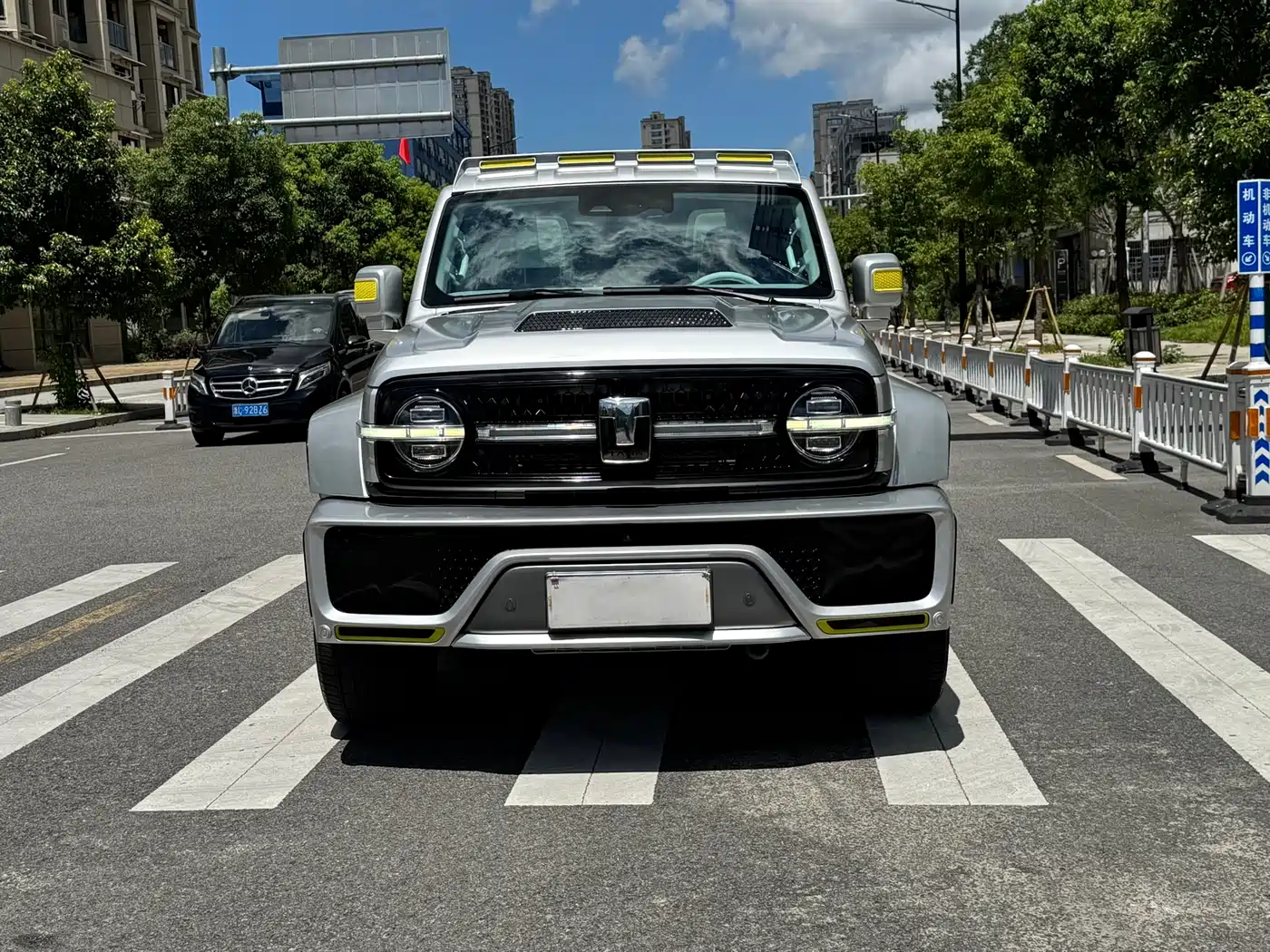 TANK CO CREATION TANK 300