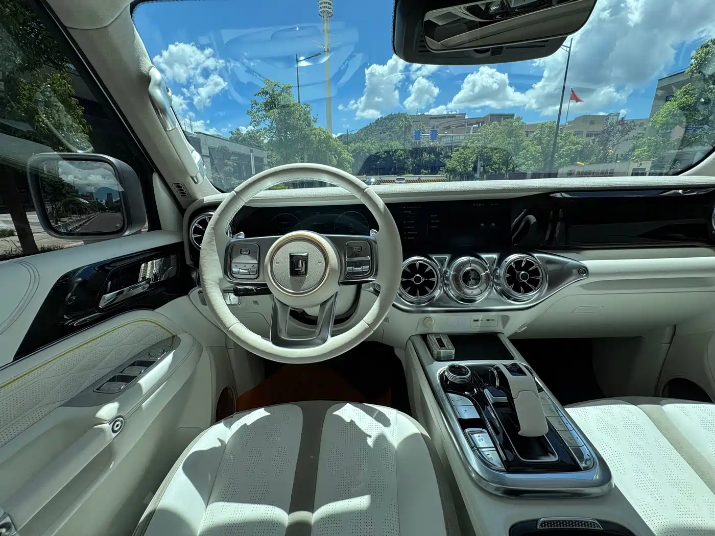 TANK CO CREATION TANK 300