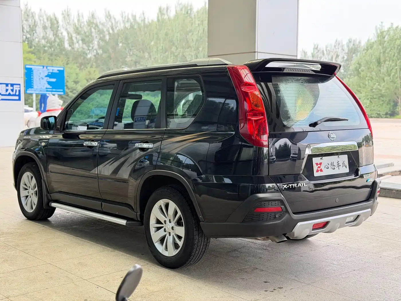 Dongfeng Fengdu MX6 2015 2015 2.0L CVT 2WD Excellence