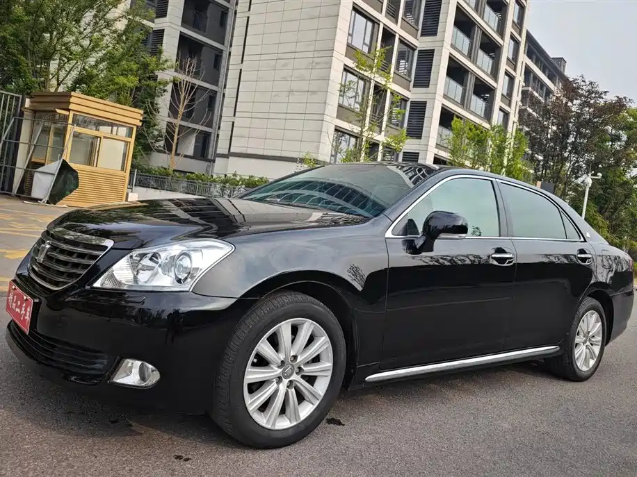 Toyota Crown 2010 2.5L Royal Leather Sunroof Navigation
