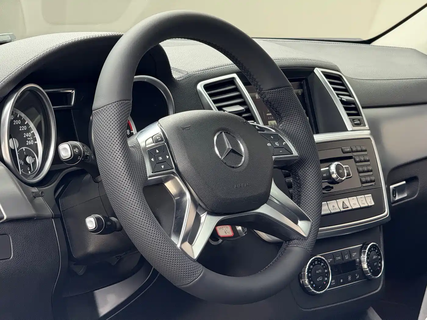 Mercedes-Benz GL-Class 2015 GL 400 4MATIC Sport фото 5