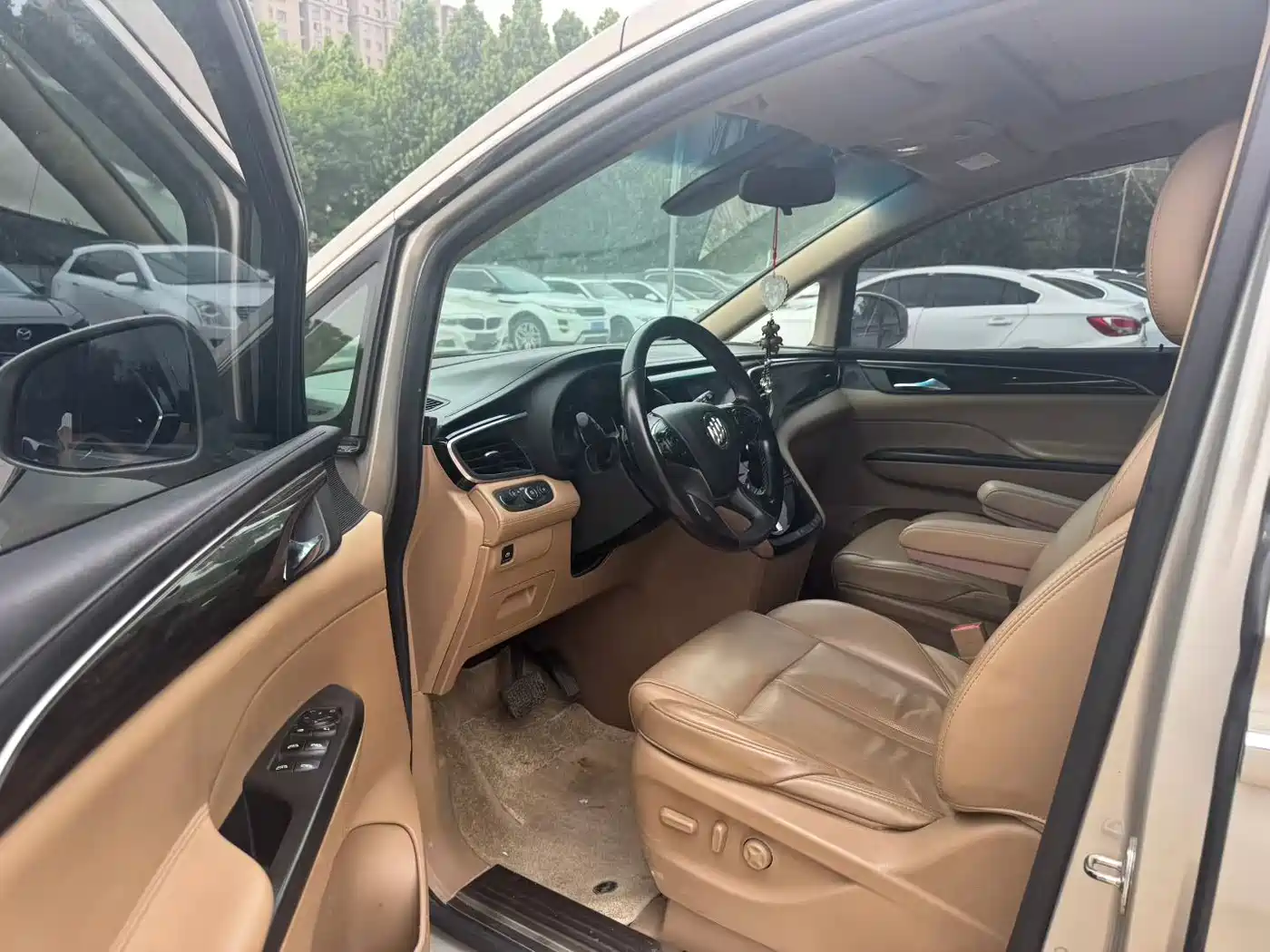 Buick GL8 2017 ES 28T Luxury China V фото 5