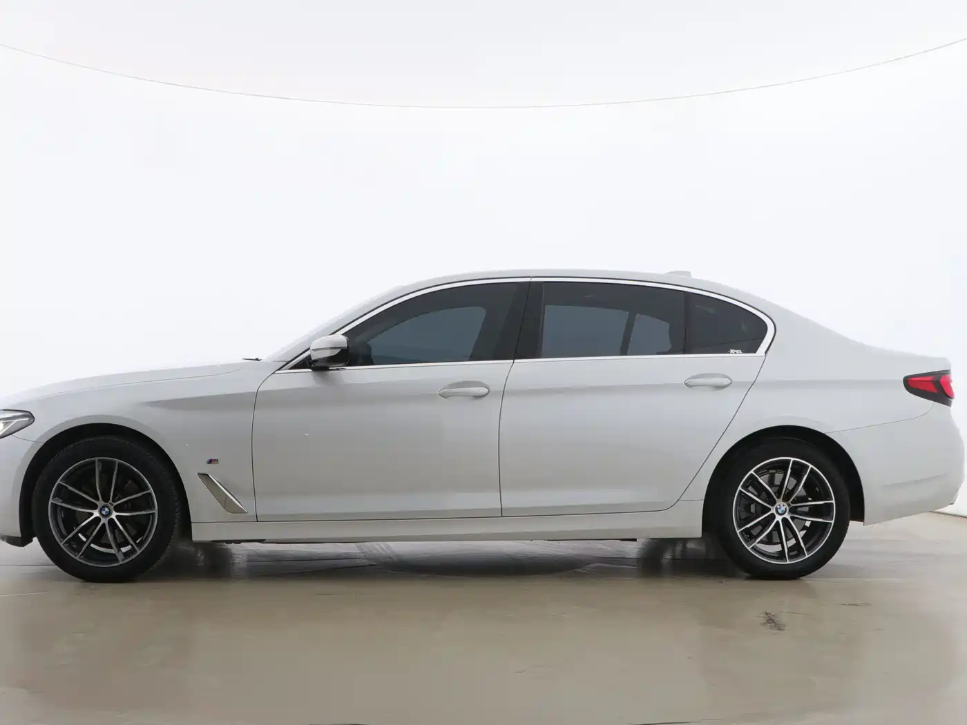BMW 5 Series 2021 525Li M Sport Package фото 7